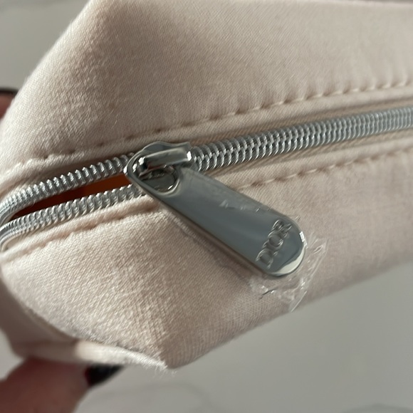 💯 NEW authentic DIOR pouch - Picture 4 of 5